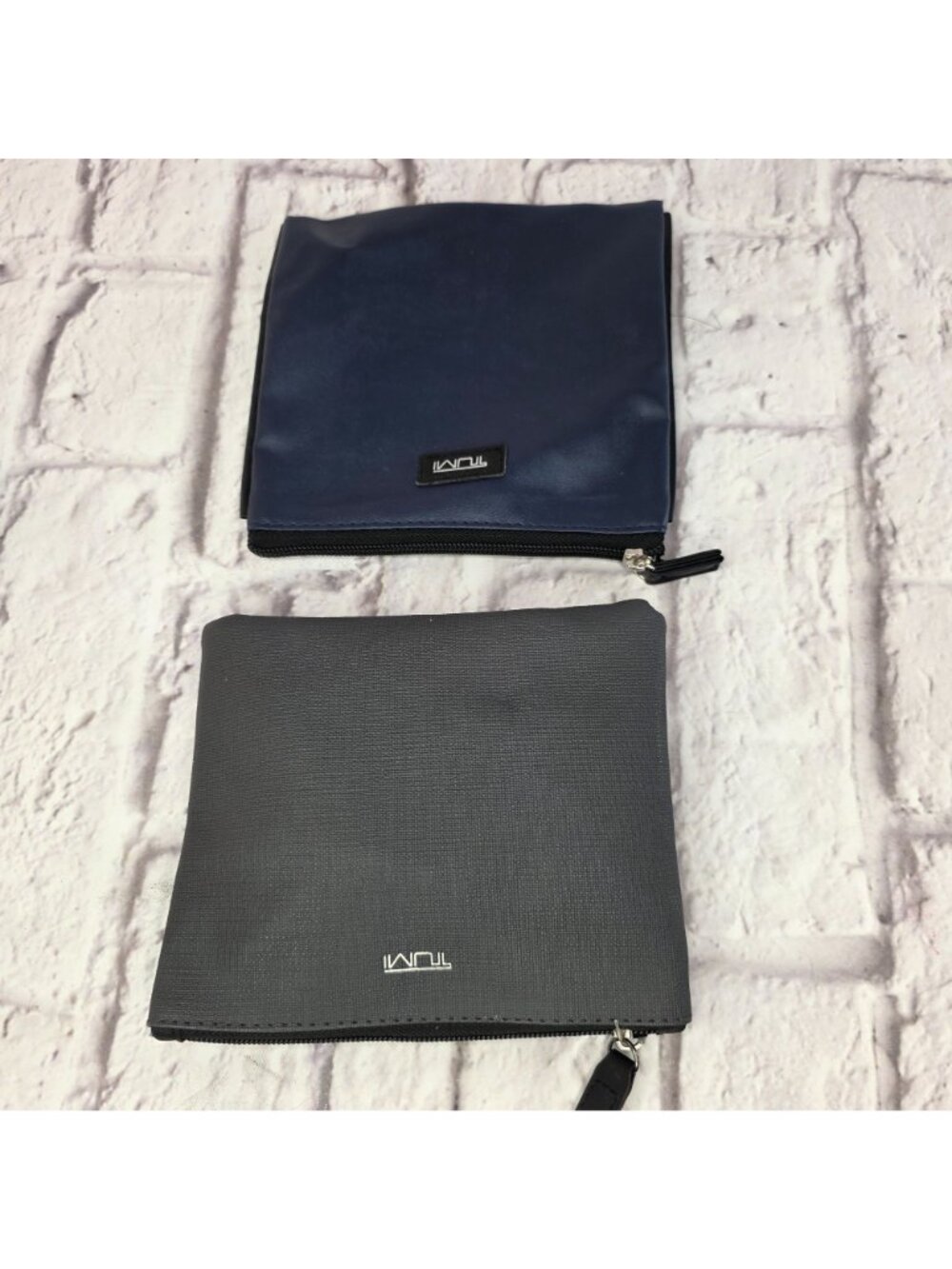 Tumi Delta Airlines Amenity Kits Set Of 4 Travel Pouches Black Gray Blue Nylon View 2